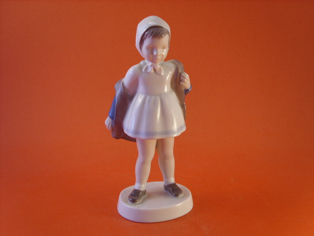 Bing&Grondahl Statuina in "Ciao di Nuovo" Cod 2387 porcellana dipinta a mano, 18 cm