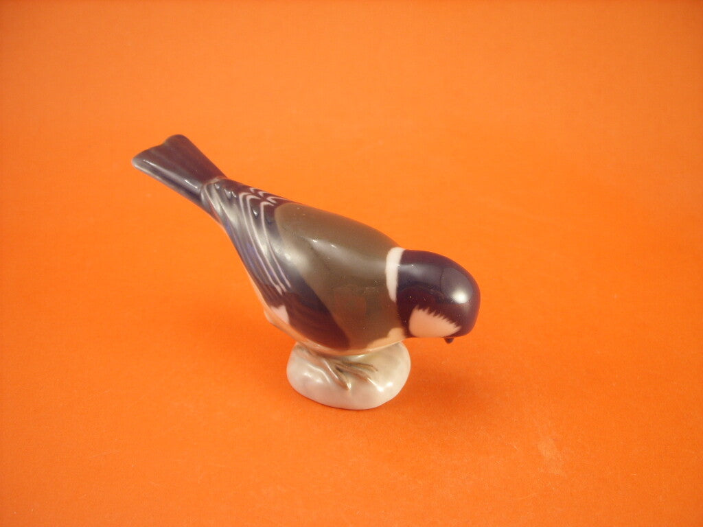 Statuina in "Cinciallegra" Cod 2323 porcellana pezzo da collezione, 6 cm