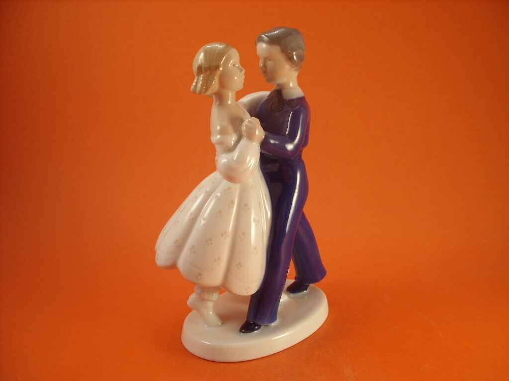 Bing&Grondahl Statuina in "Coppia di Ballerini" Cod 2385 porcellana dipinta a mano, 21 cm