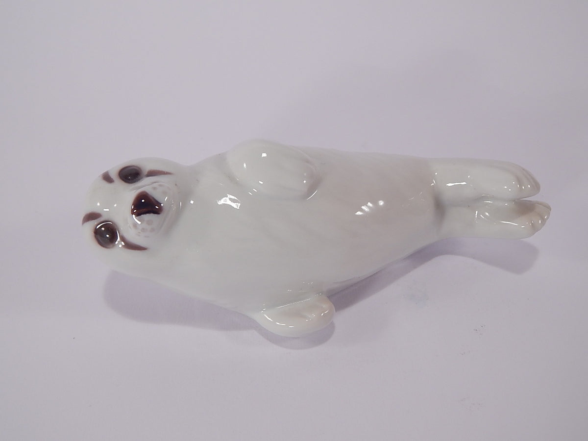 Bing&Grondahl Statuina in "Cucciolo di Foca" Cod 2472 porcellana dipinta a mano, 6 cm