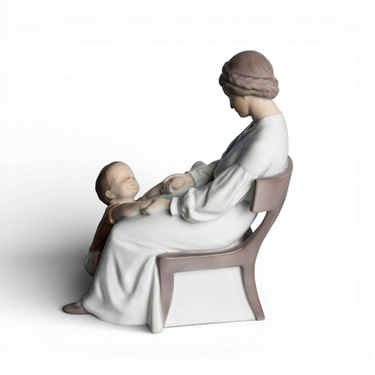Statuina in "Dickie's Mama" Cod 1642 Bing&Grondahl porcellana autentica, 22 cm