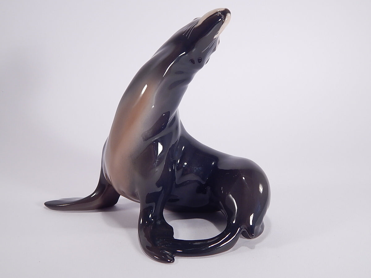Bing&Grondahl Statuina in "Foca" Cod 1733 porcellana dipinta a mano, 17 cm