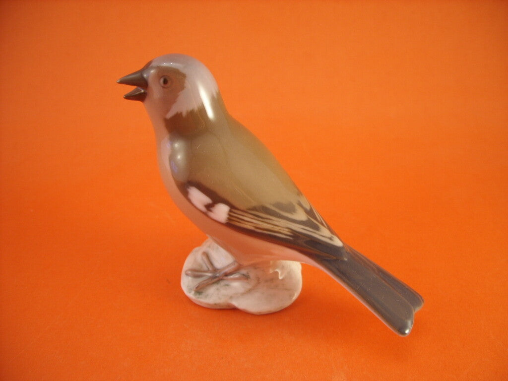 Statuina in "Fringuello" Cod 2322 Bing&Grondahl porcellana autentica, 10 cm