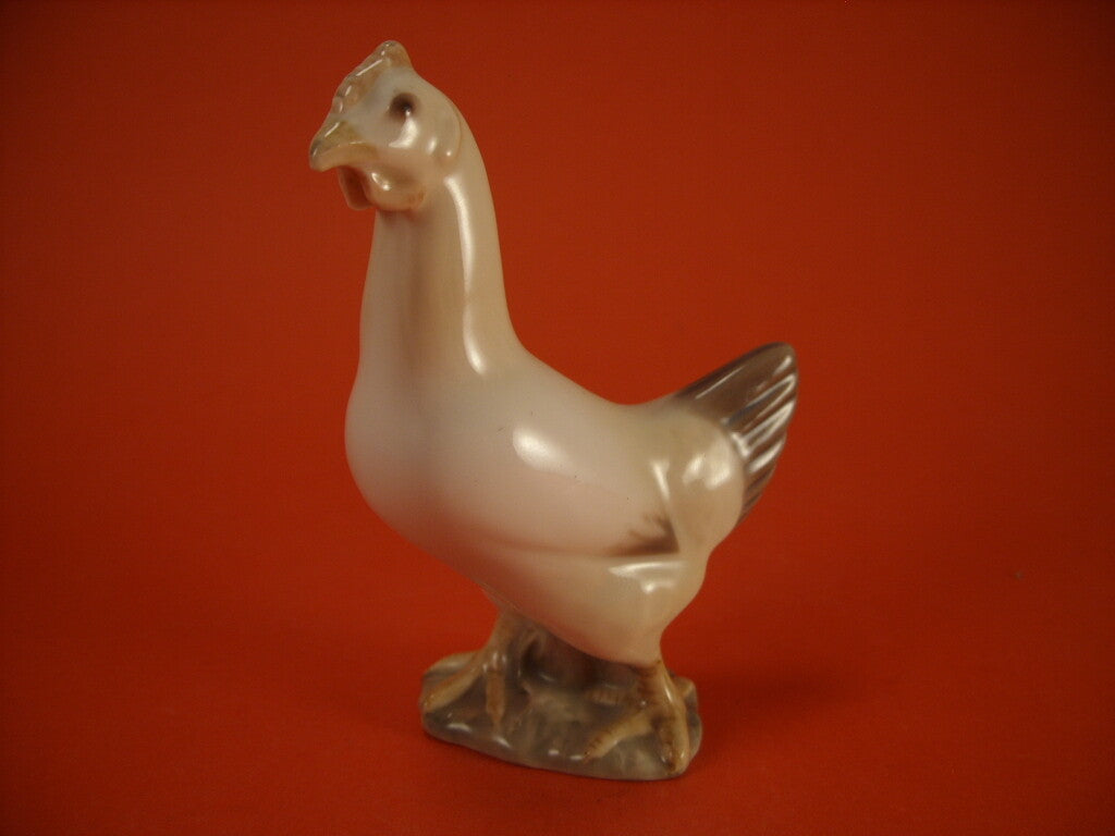 Bing&Grondahl Statuina in "Gallina" Cod 2193 porcellana dipinta a mano, 11 cm