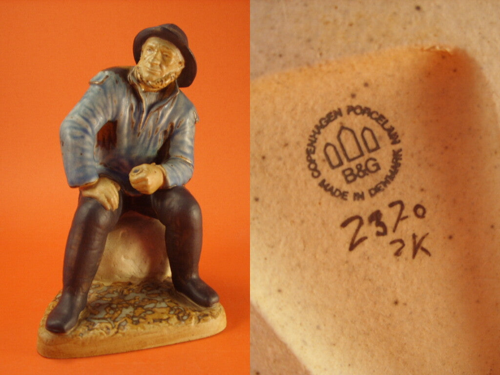 Statuina in Gres "Il Vecchio Pescatore" Cod 2370 porcellana pezzo raro da collezione, 22 cm