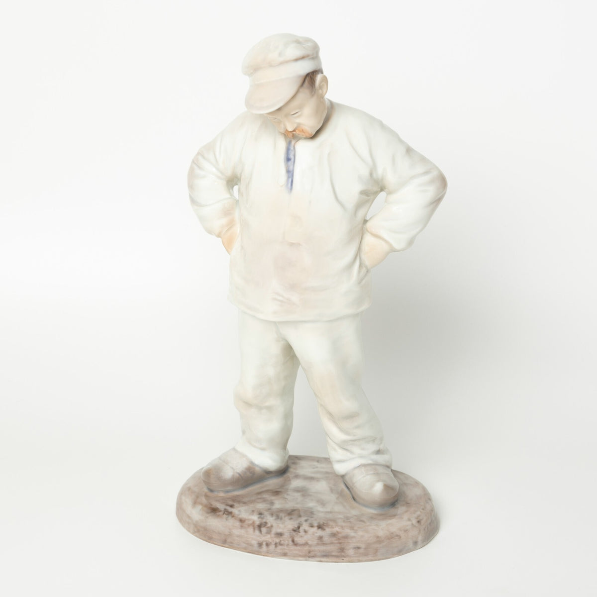 Bing&Grondahl Statuina in "Il Muratore" Cod 1786 porcellana dipinta a mano, 29 cm