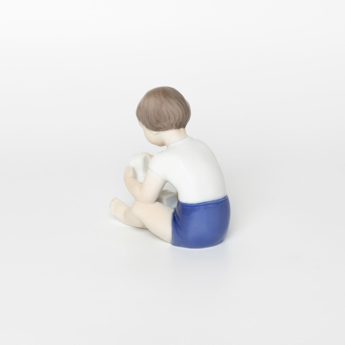 Bing&Grondahl Statuina in "Il Piccolo Costruttore" Cod 2388 decorazione porcellana da collezione, 9 cm