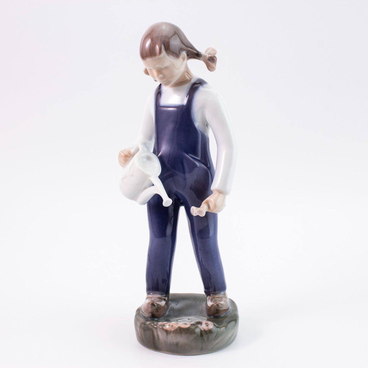 Bing&Grondahl Statuina in "La Piccola Giardiniera" Cod 2326 porcellana dipinta a mano, 20 cm