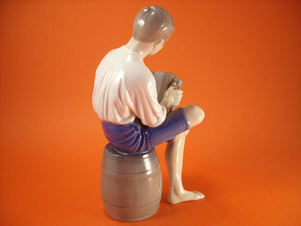 Bing&Grondahl Statuina in "Marinaio Allegro" Cod 1661 decorazione porcellana da collezione, 23 cm