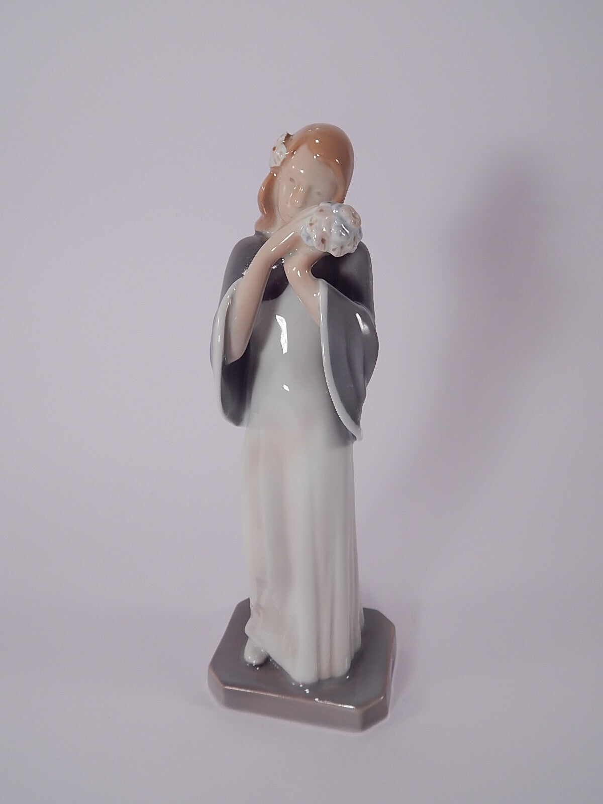 Statuina in "Ofelia" Cod 2409 Bing&Grondahl porcellana autentica, 22 cm
