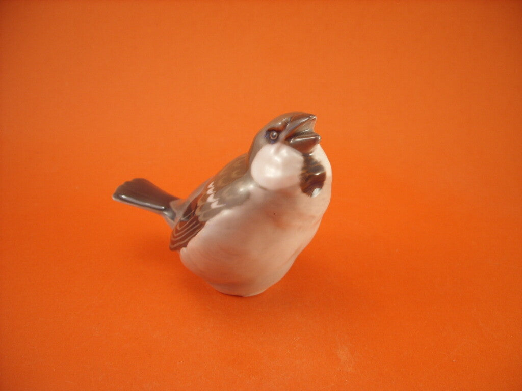 Bing&Grondahl Statuina in "Passero" Cod 1607 porcellana dipinta a mano, 9 cm