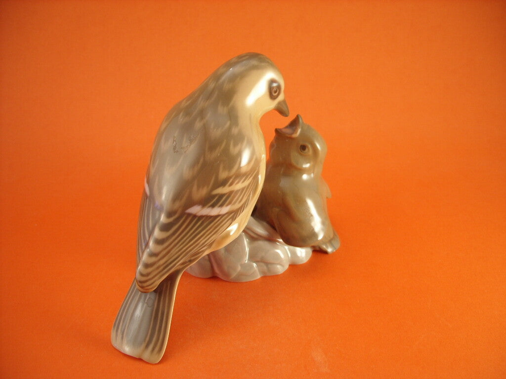 Bing&Grondahl Statuina in "Passero con Piccoli" Cod 1869 decorazione porcellana da collezione, 11 cm