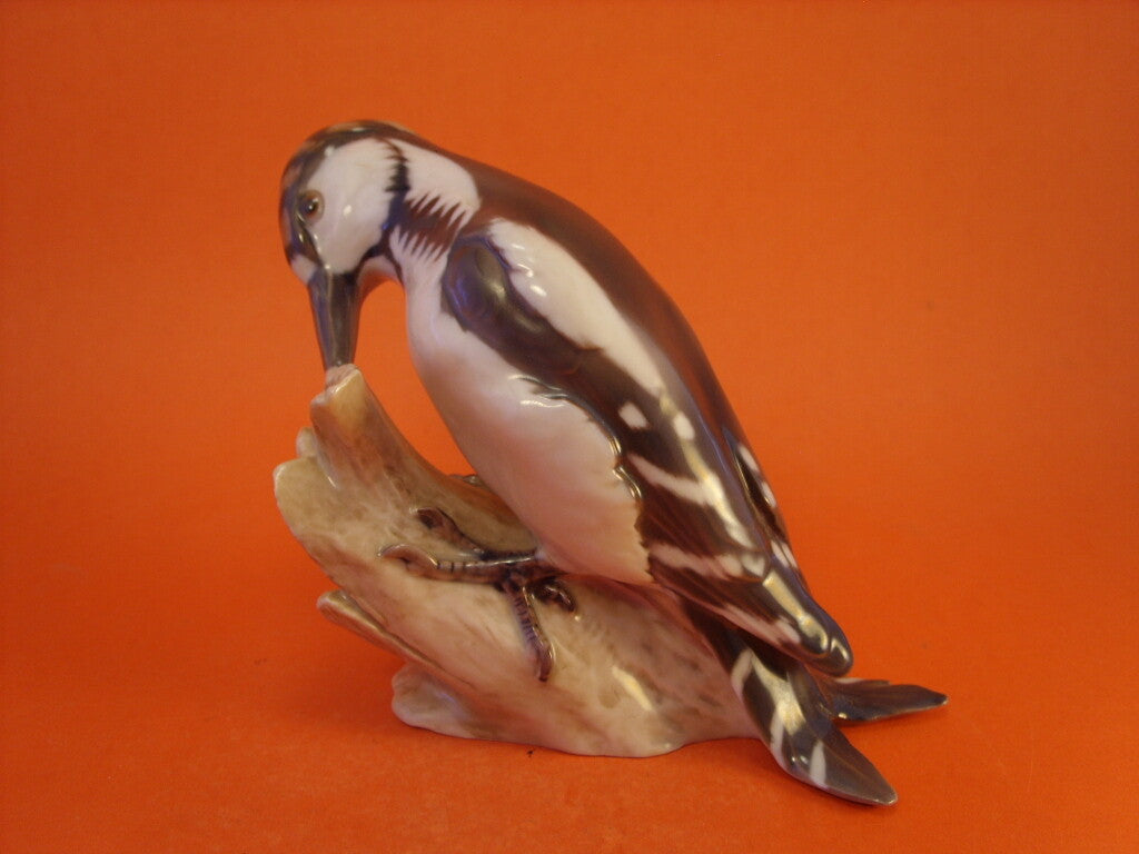 Bing&Grondahl Statuina in "Picchio" Cod 1717 porcellana dipinta a mano, 13 cm