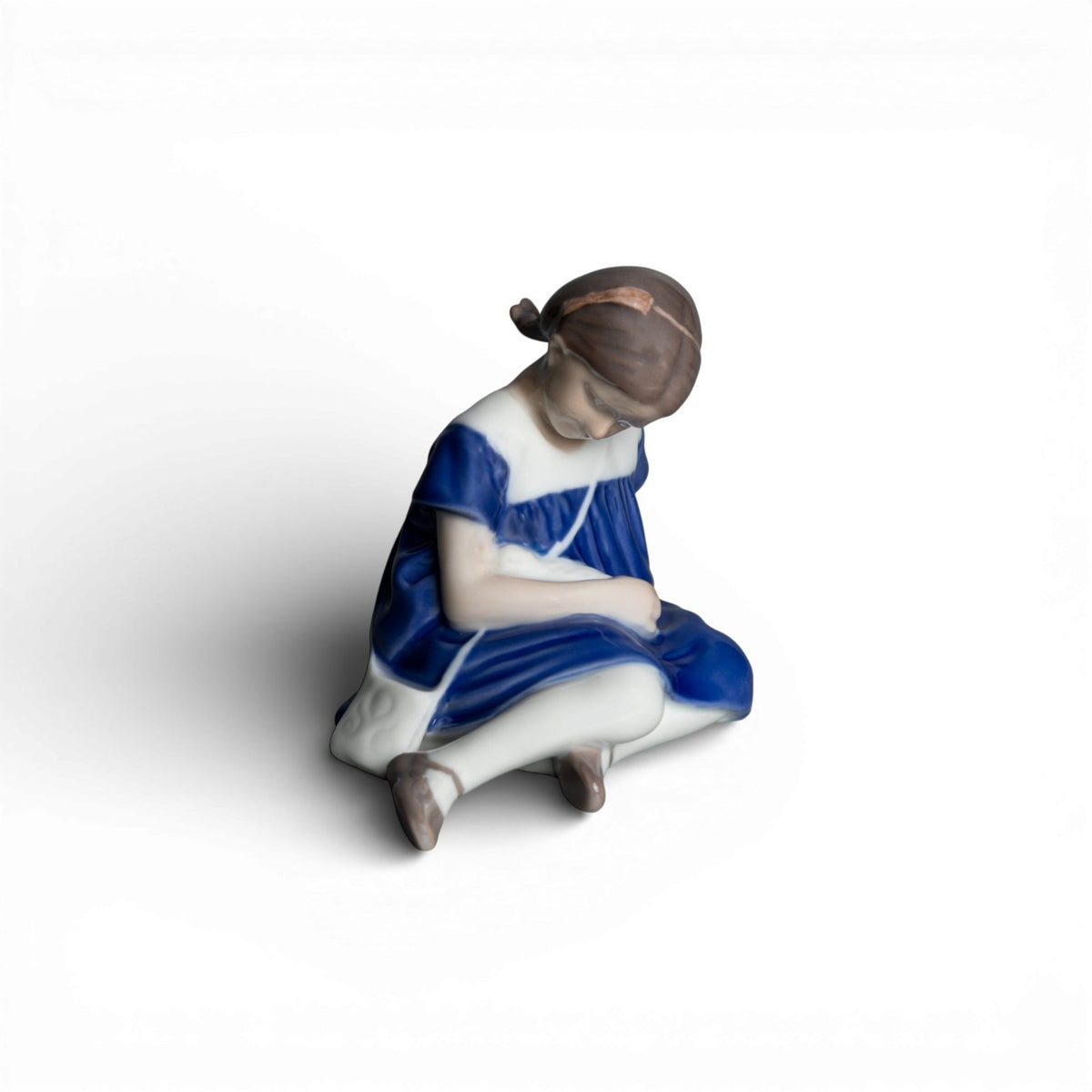 Bing&Grondahl Statuina in "Ragazza e Bambola" Cod 1526 porcellana dipinta a mano, 11 cm