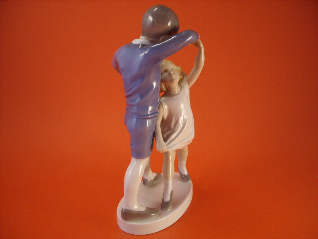 Bing&Grondahl Statuina in "Scuola di Danza" Cod 1845 decorazione porcellana da collezione, 22 cm