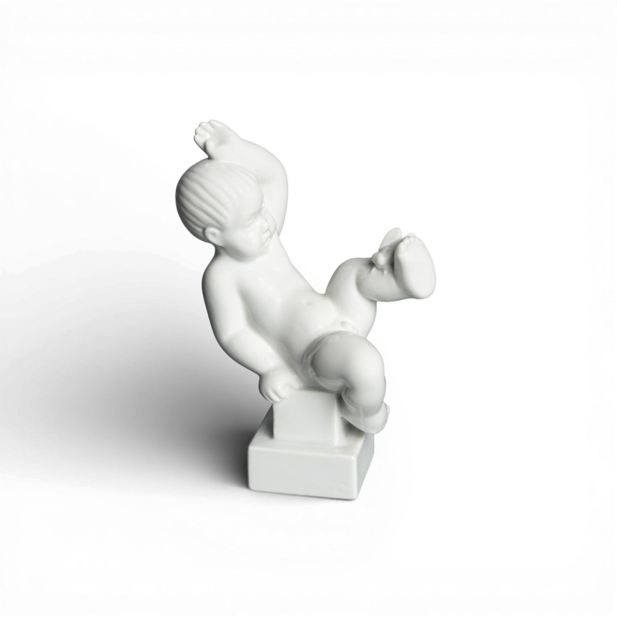 Bing&Grondahl Statuina in "Spavento" Cod 2232 porcellana dipinta a mano, 16 cm