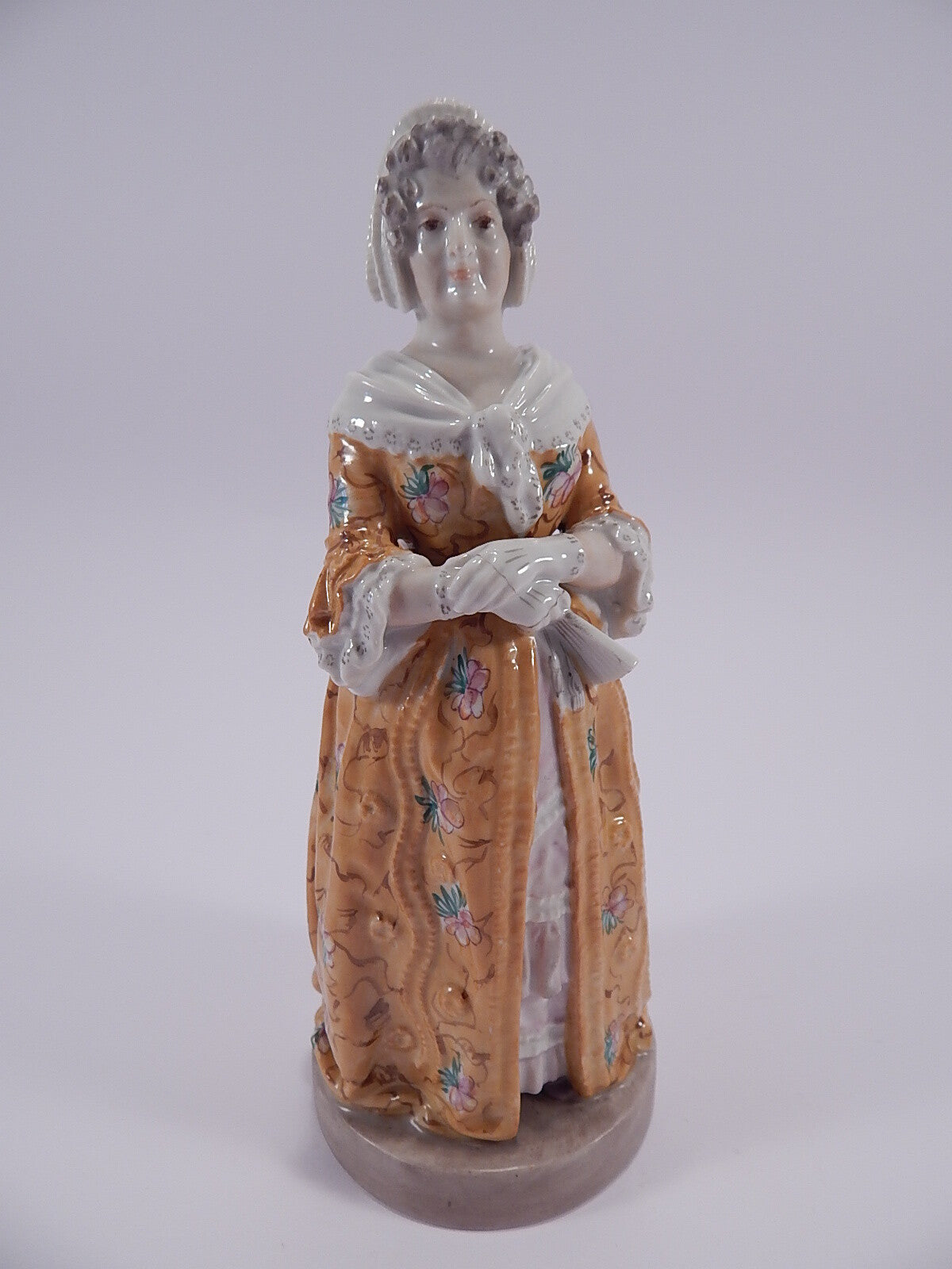 Bing&Grondahl Statuina "Magdelone" Cod 8011 (Ludvig Holberg) porcellana dipinta a mano, 20 cm