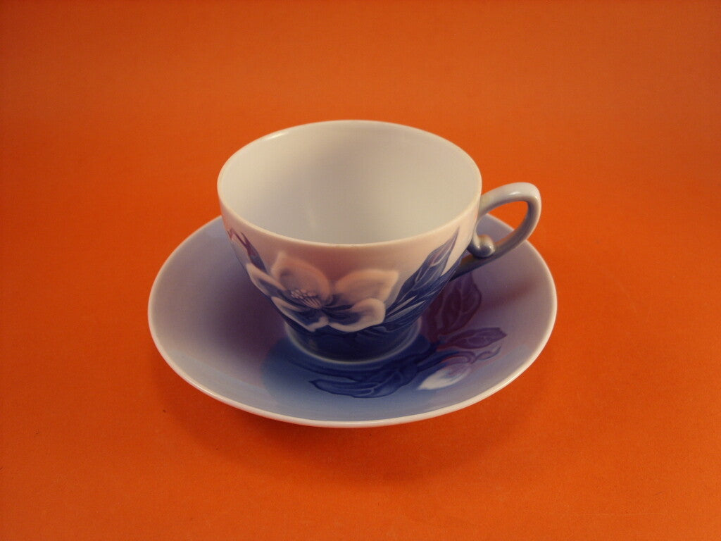 Bing&Grondahl tazza da tè con piattino Elleboro in porcellana, codice 102