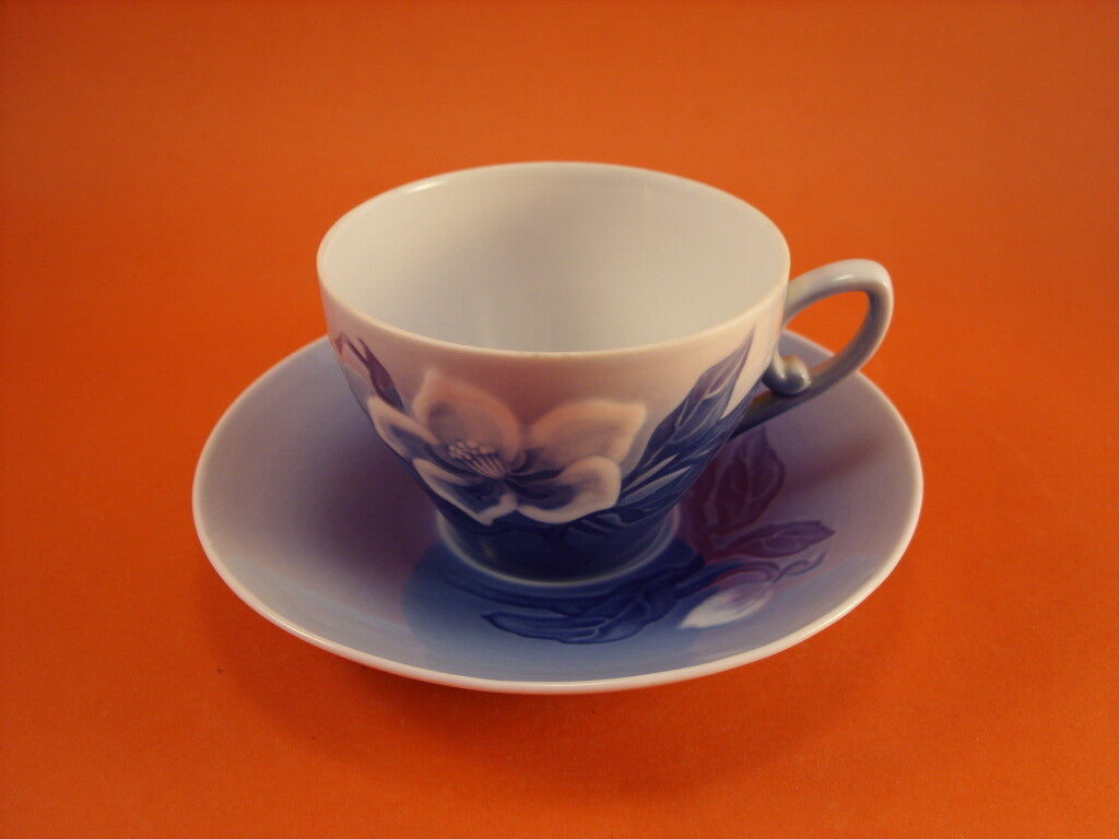 Tazza da Tè con Piattino Rosa di Natale Bing&Grondahl, porcellana danese dipinta a mano