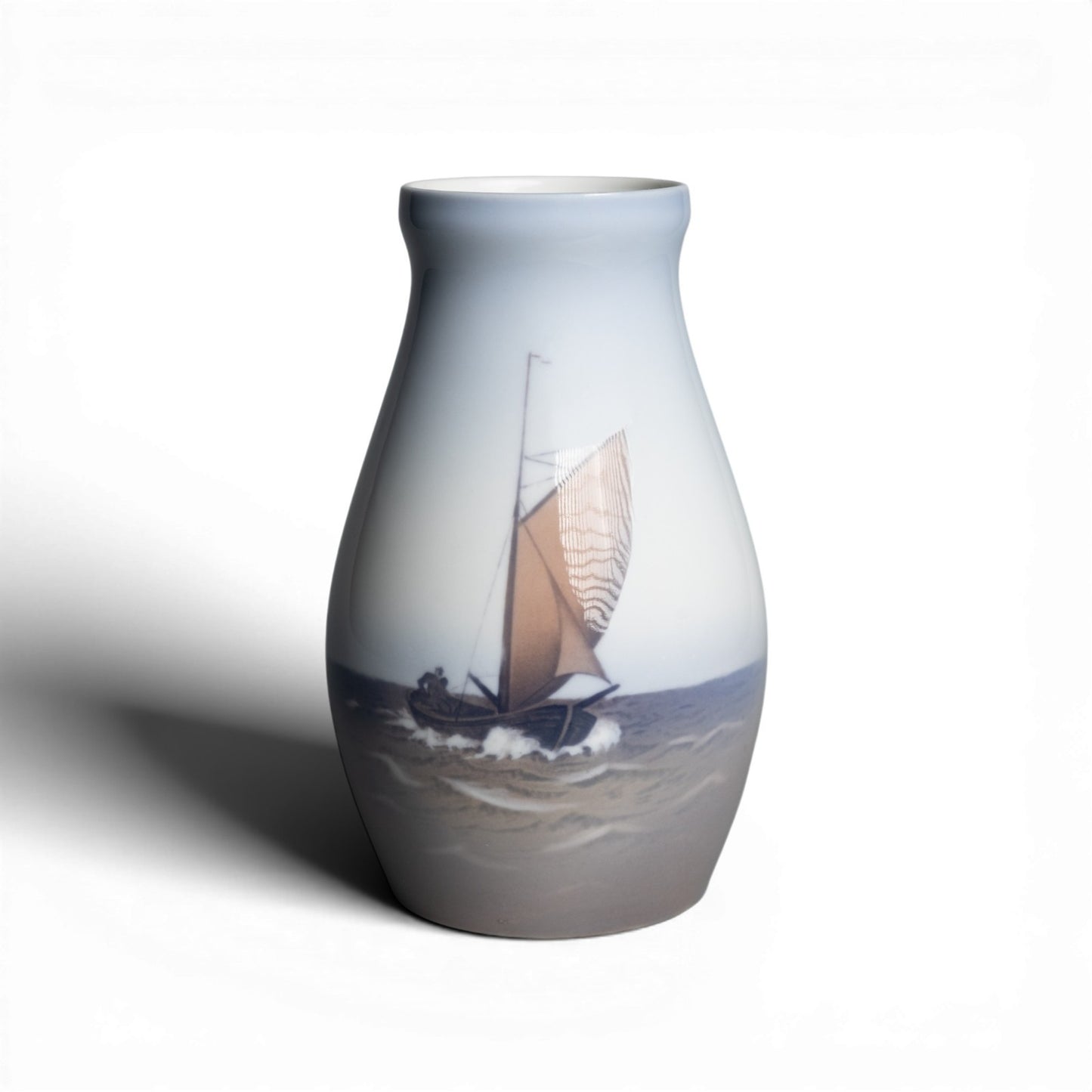 Vaso in "Barca a Vela" cod 524-140 Bing&Grondahl porcellana autentica, cm 15