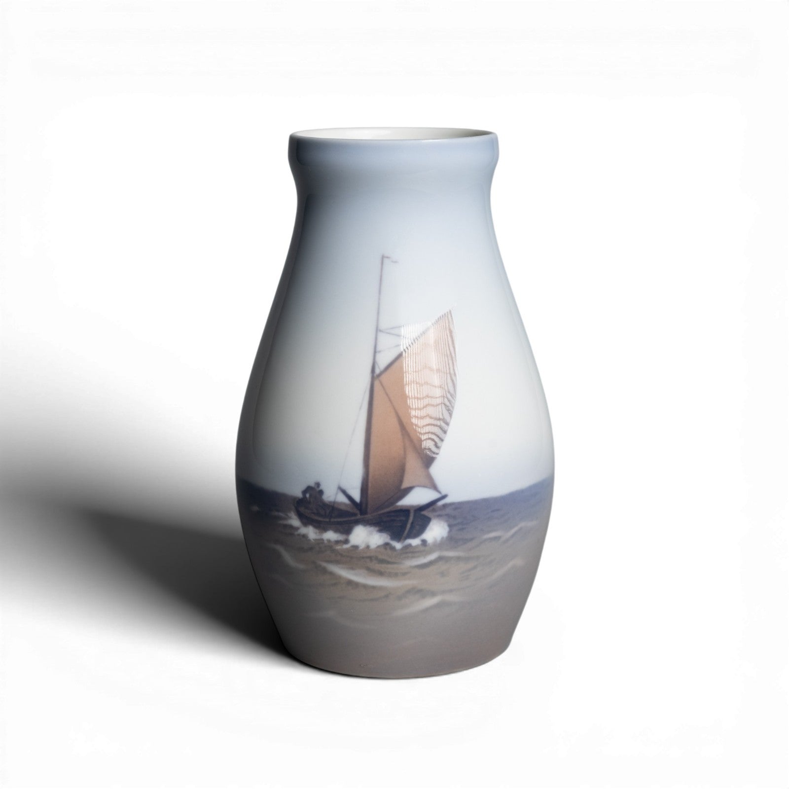Vaso in "Barca a Vela" cod 524-140 Bing&Grondahl porcellana autentica, cm 15