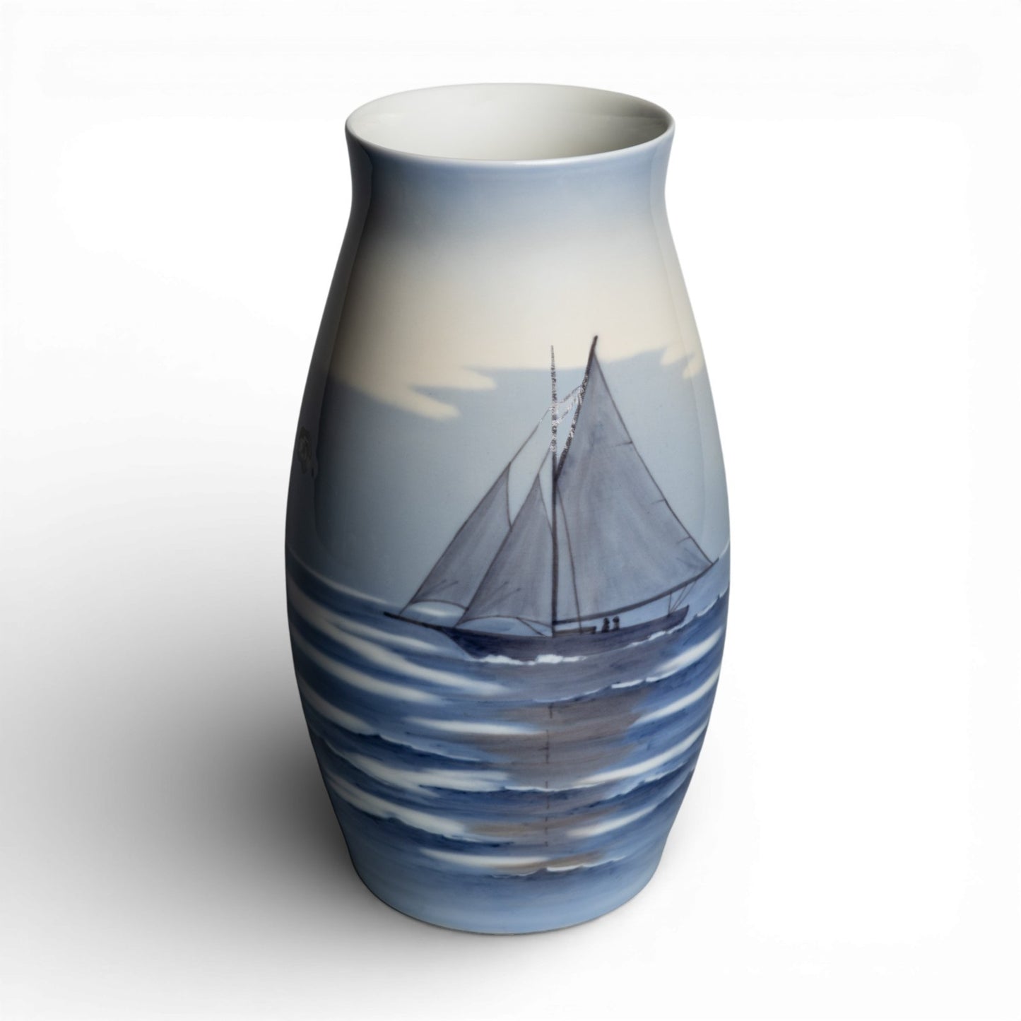 Bing&Grondahl Vaso in "Barca a Vela" cod 830-5247 decorazione porcellana da collezione, cm 22
