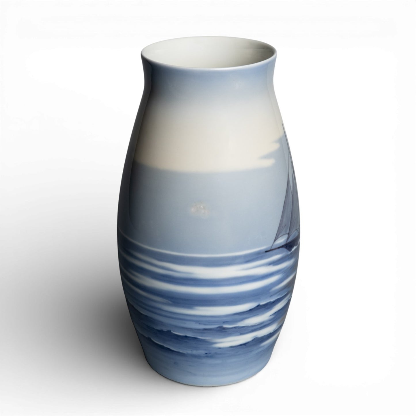Vaso in "Barca a Vela" cod 830-5247 porcellana pezzo da collezione, cm 22
