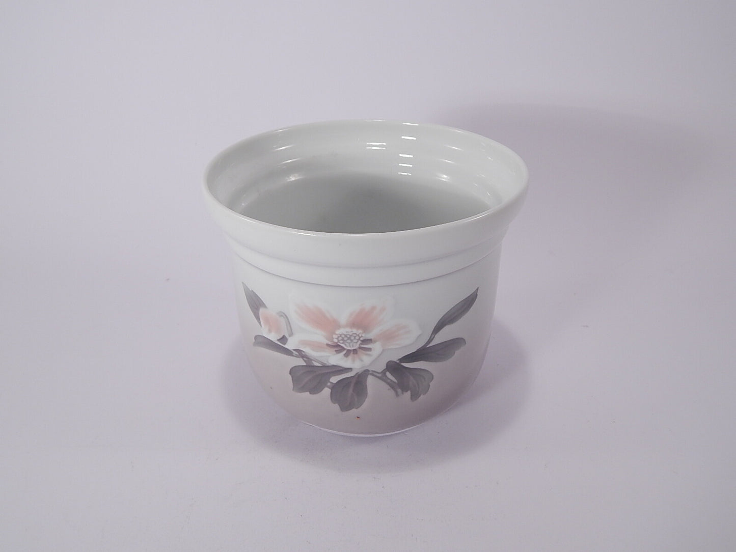 Vaso in "Cache Pot Porta Vaso" cod 668 Bing&Grondahl porcellana autentica, cm 11,5