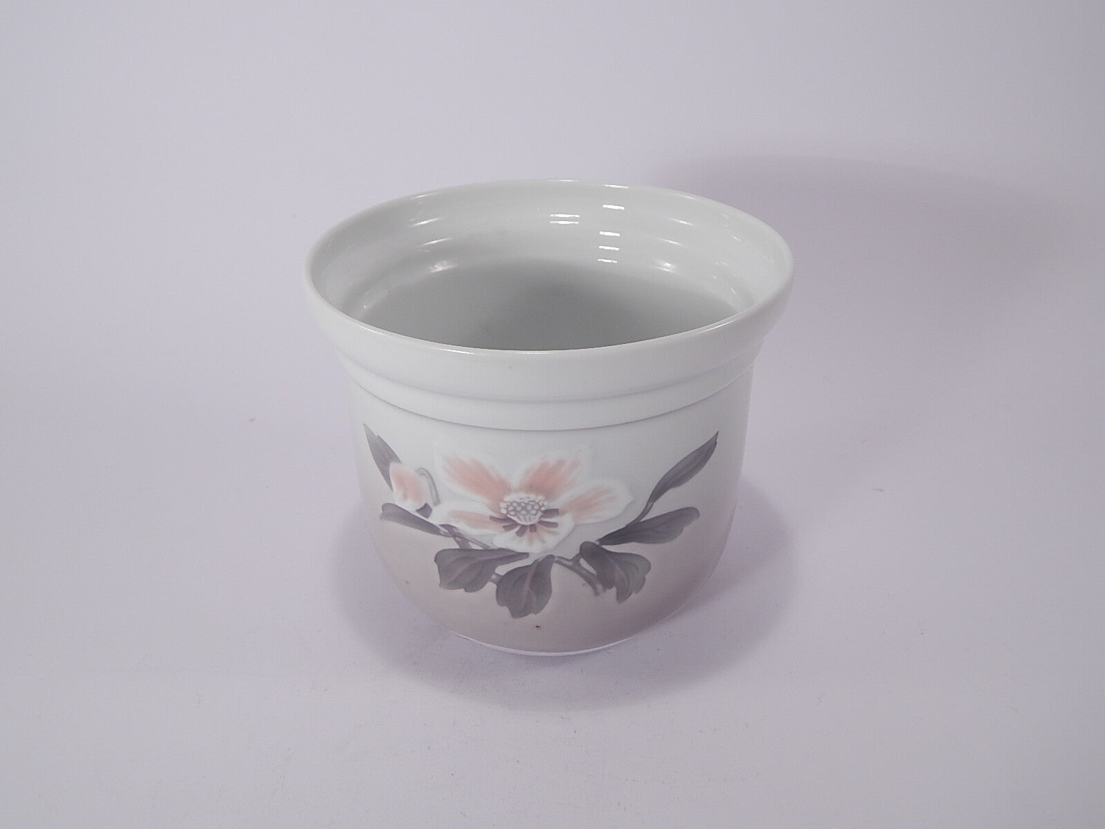 Vaso in "Cache Pot Porta Vaso" cod 668 Bing&Grondahl porcellana autentica, cm 11,5