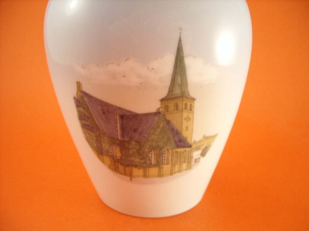 Vaso in "Chiesa" cod 1359/5239 porcellana pezzo da collezione, cm 18