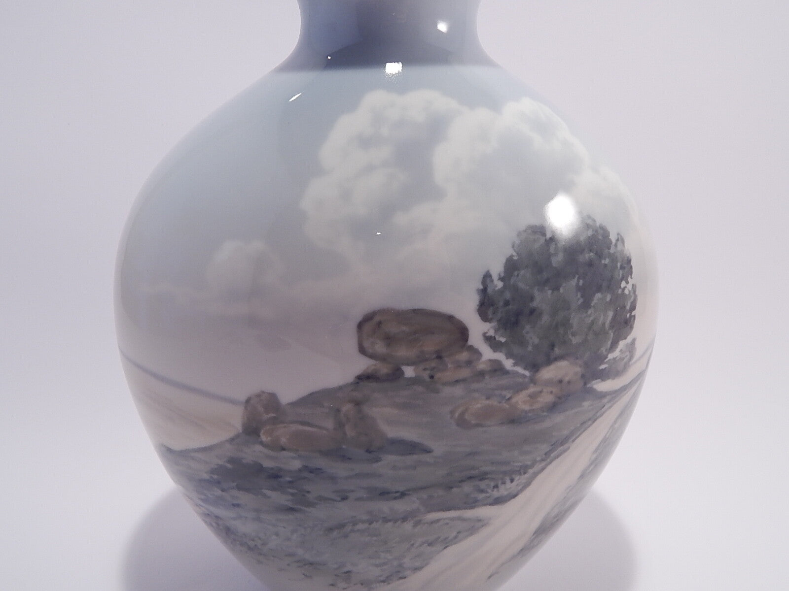 Vaso in "Dolmen in Paesaggio Danese" cod 8706-506 Bing&Grondahl porcellana autentica, cm 25