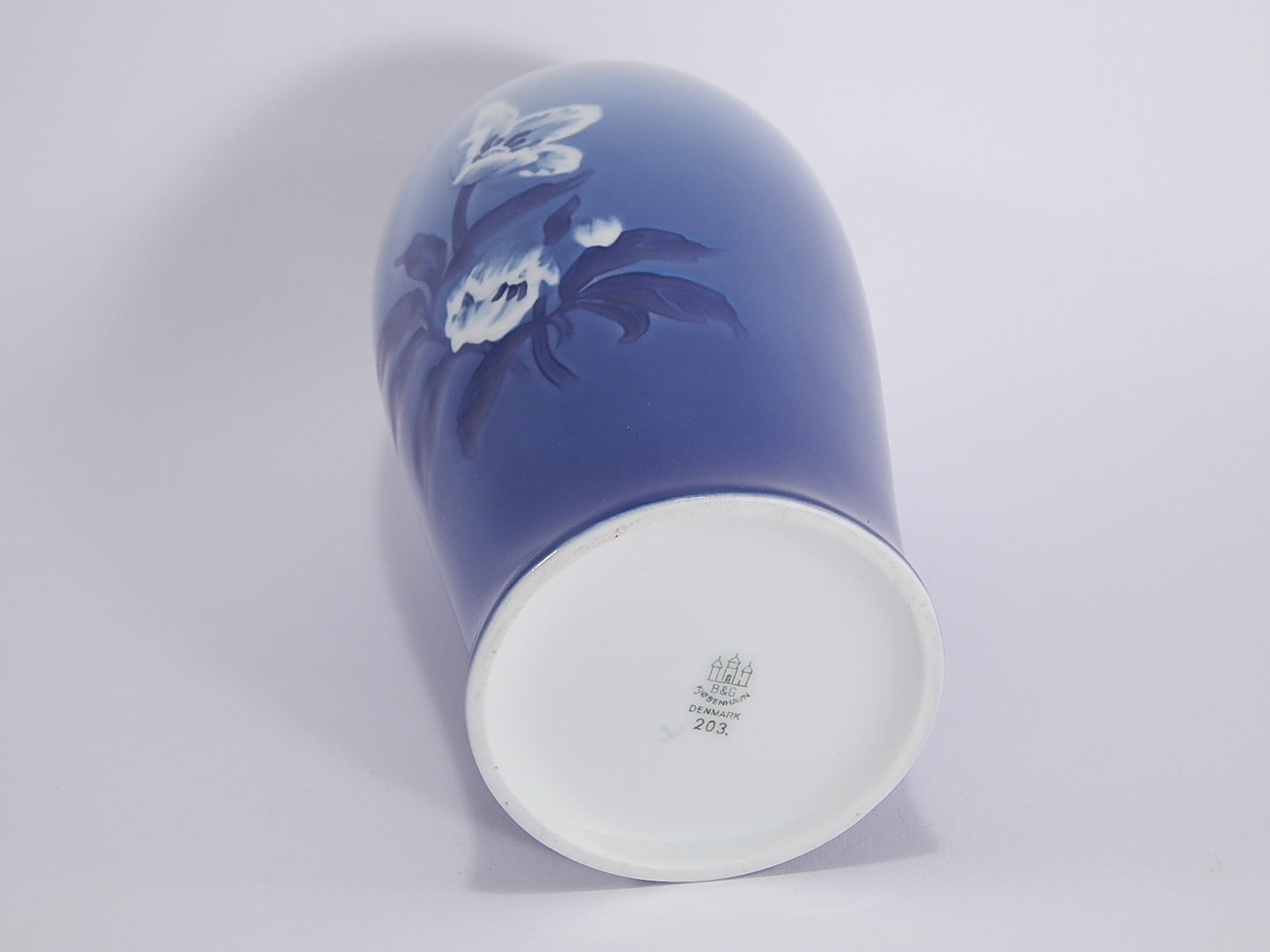 Vaso in "Elleboro" cod 203 porcellana pezzo da collezione, cm 21