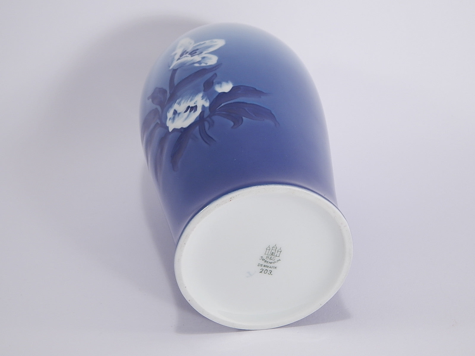 Vaso in "Elleboro" cod 203 porcellana pezzo da collezione, cm 21