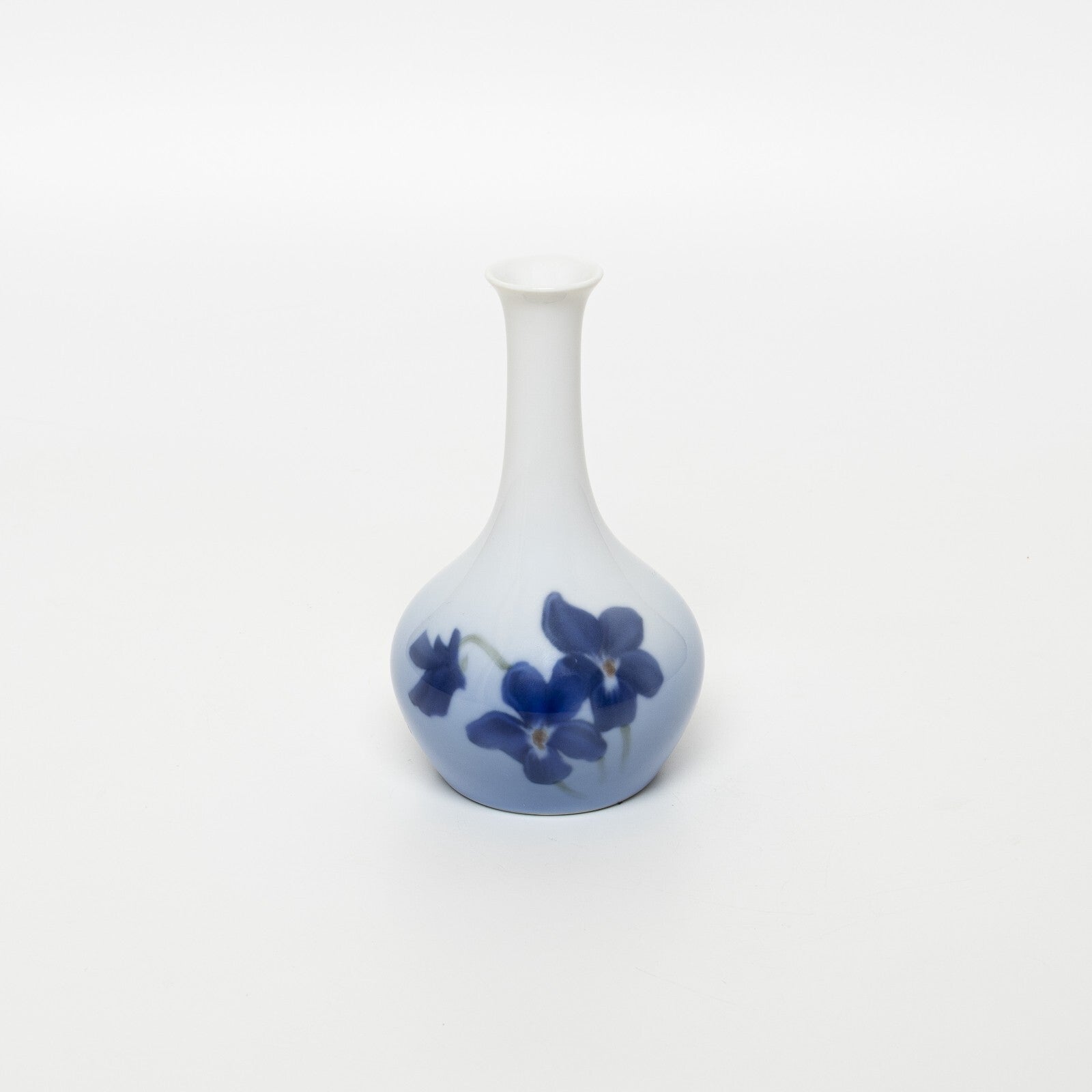Bing&Grondahl Vaso in "Fiori Blu" cod 8378/143 porcellana dipinta a mano, cm 12