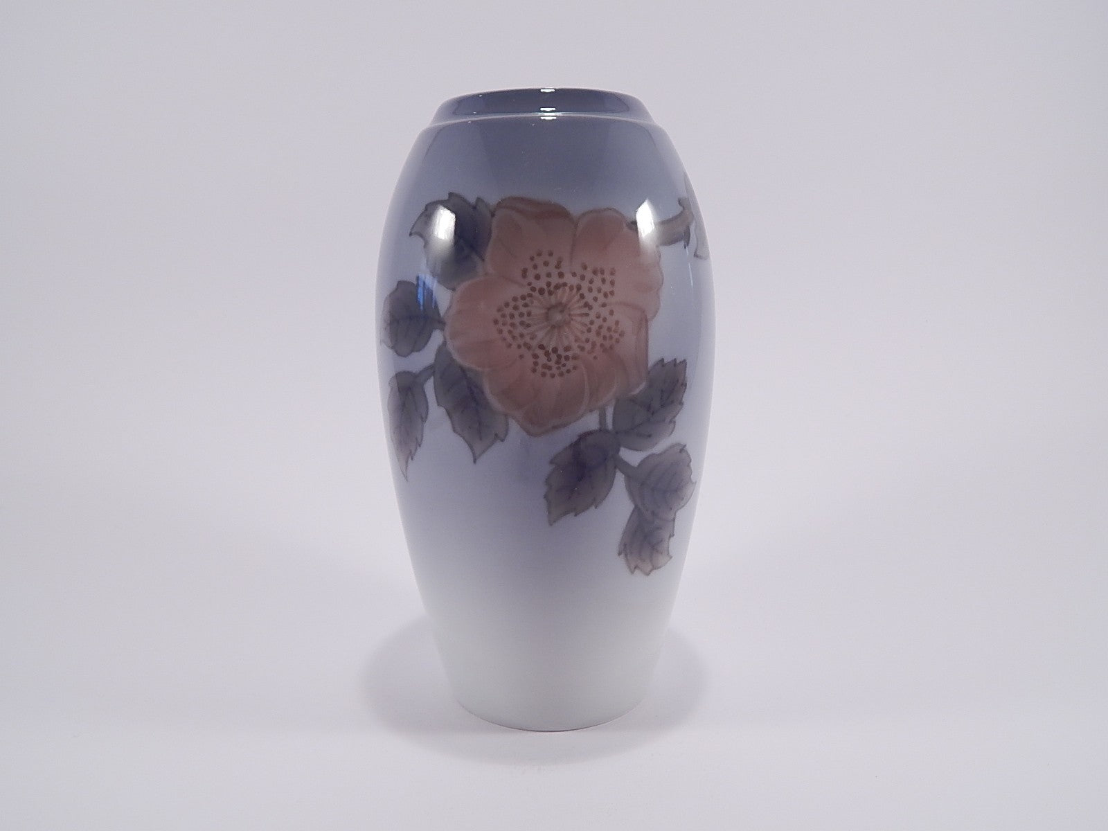Vaso in "La Rosa Canina" cod 365/5251 Bing&Grondahl porcellana autentica, cm 19