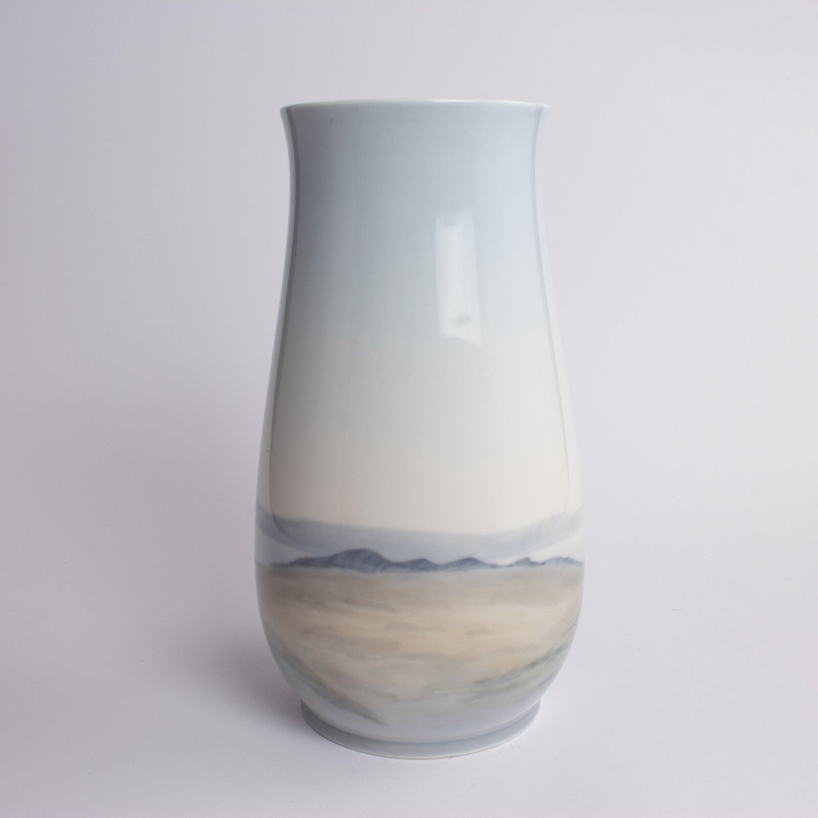 Vaso in "Paesaggio di Campagna" cod 8671-209 porcellana pezzo da collezione, cm 21
