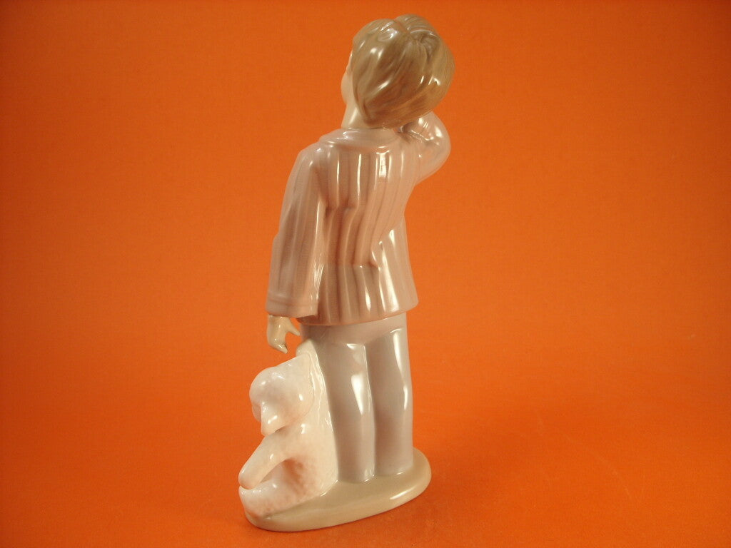 Lladrò Statuina in "Bambino con Orsetto" Cod NAO0006 decorazione porcellana da collezione, 20 cm