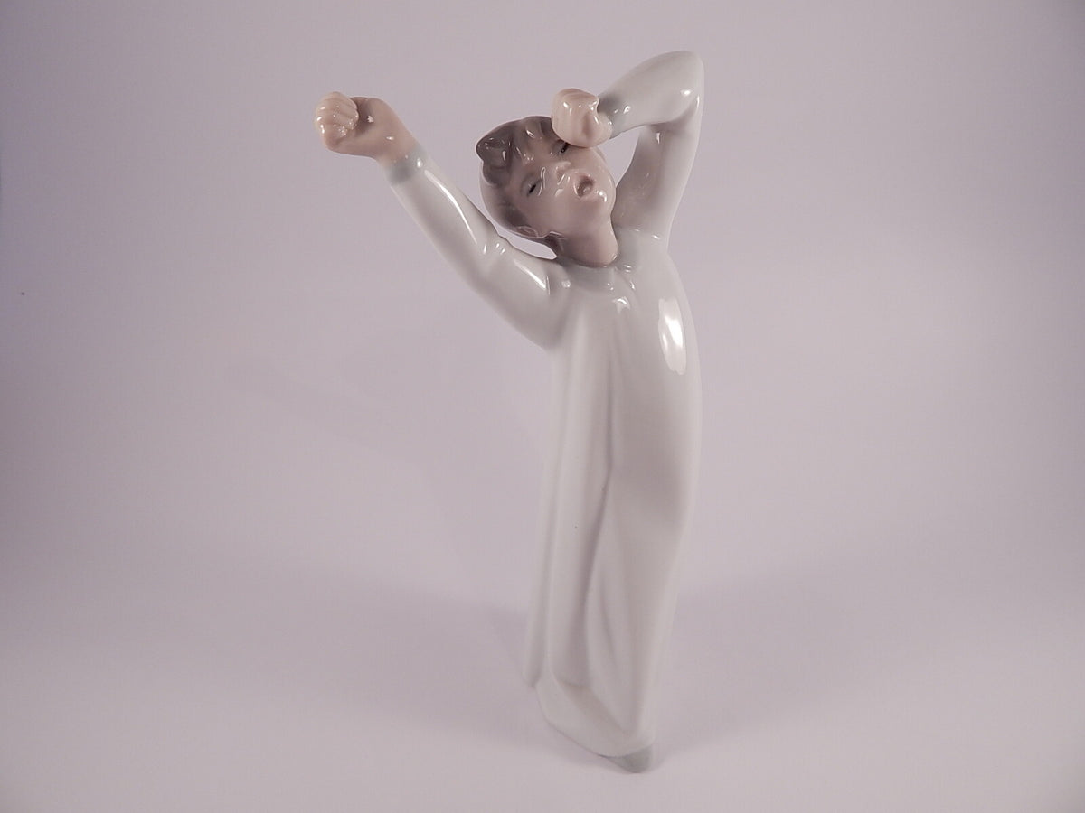 Lladrò Statuina in "Il Risveglio" Cod D26 porcellana dipinta a mano, 22 cm