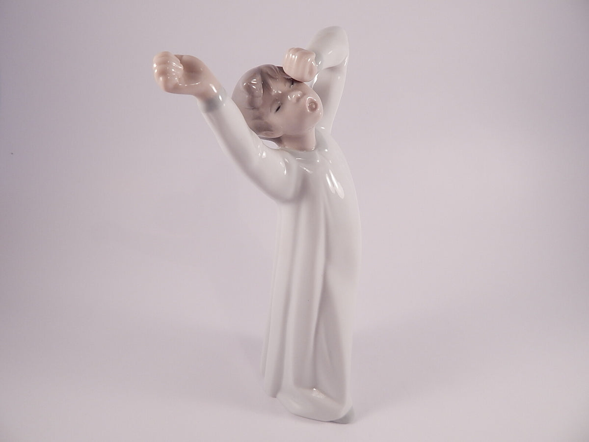 Statuina in "Il Risveglio" Cod D26 porcellana pezzo da collezione, 22 cm