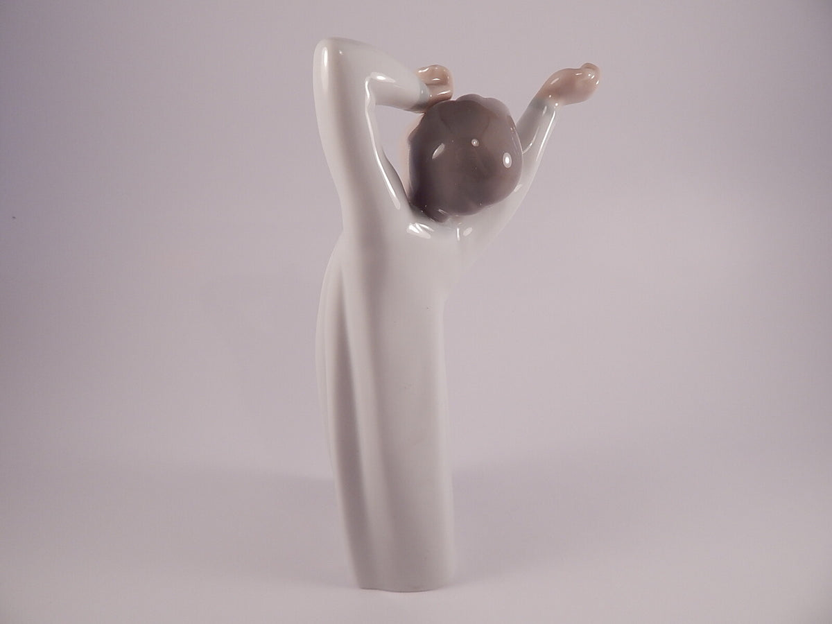 Lladrò porcellana Statuina in "Il Risveglio" Cod D26 d'antiquariato, 22 cm