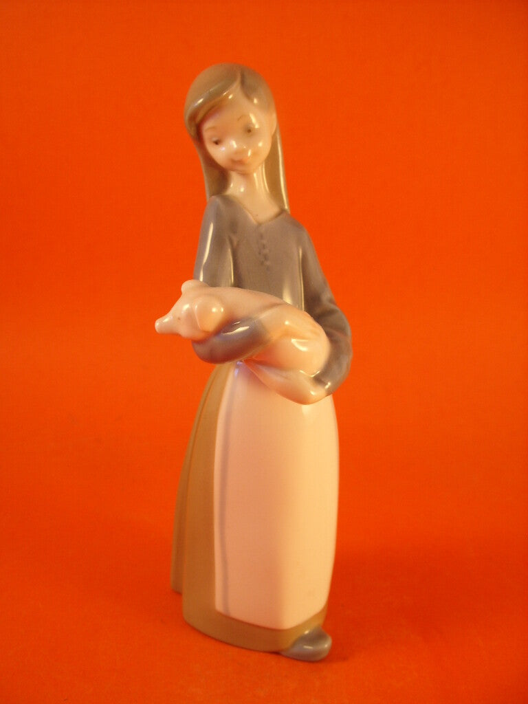 Statuina in "Ragazza con Maialino" Cod 1011 porcellana pezzo da collezione, 17 cm