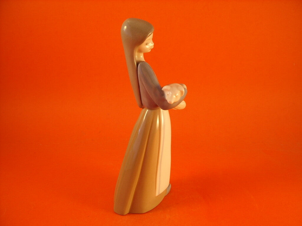 Statuina in "Ragazza con Maialino" Cod 1011 porcellana pezzo raro da collezione, 17 cm