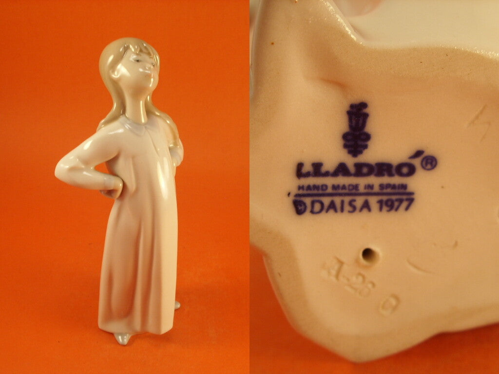Lladrò Statuina in "Ragazza in Camicia da Notte" Cod A26 decorazione porcellana da collezione, 20 cm
