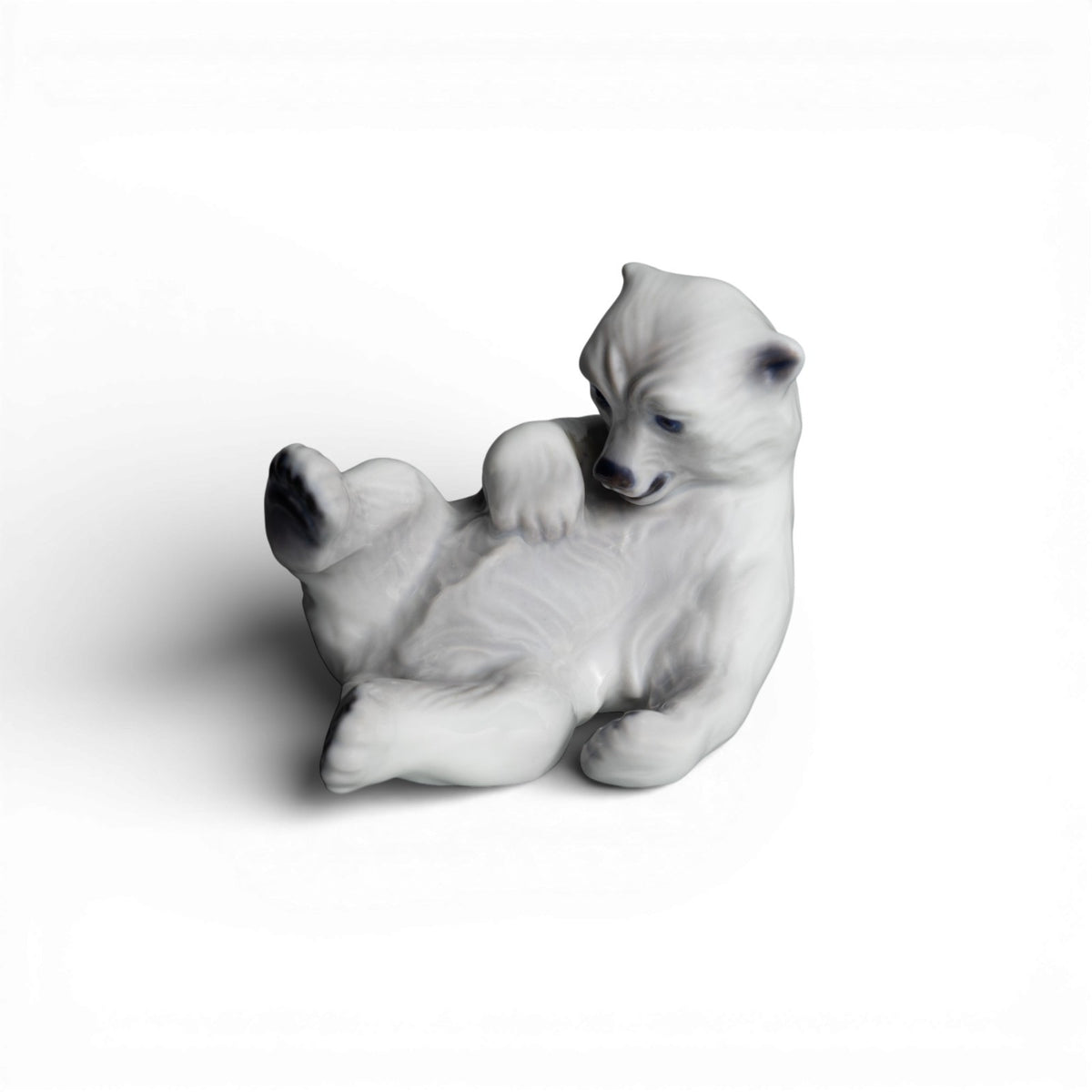 Lyngby Statuina in "Orso Polare" Cod 88E porcellana dipinta a mano, 8 cm