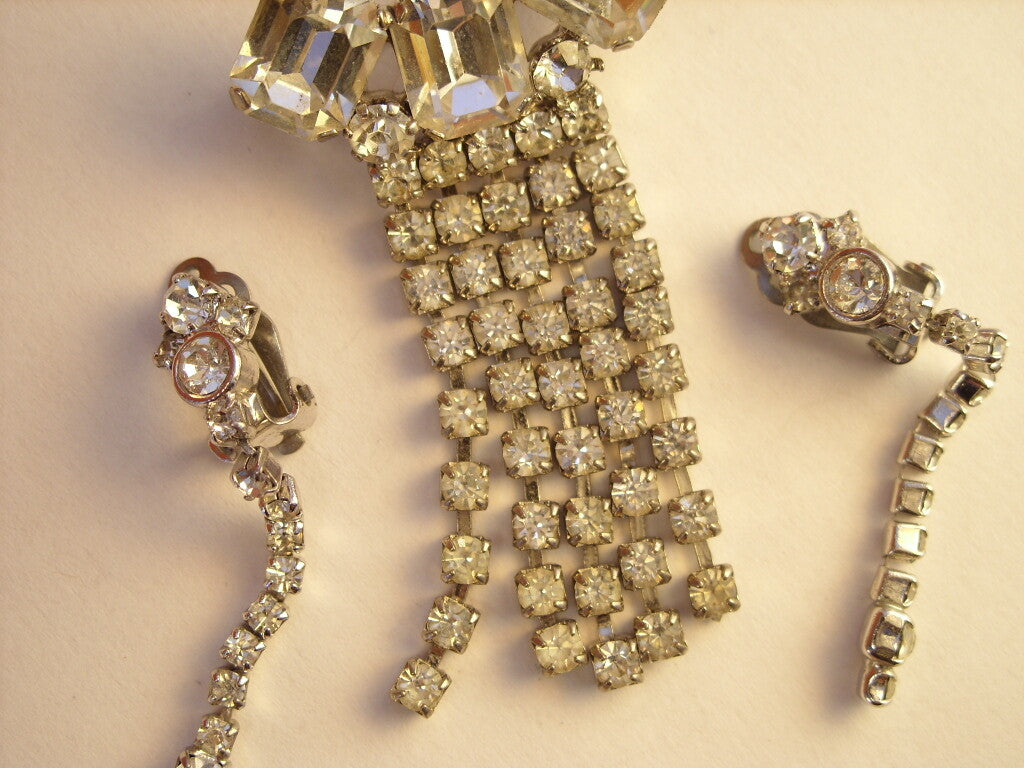 Parure Spilla e Orecchini in Bigiotteria Americana Vintage, pezzo da collezione