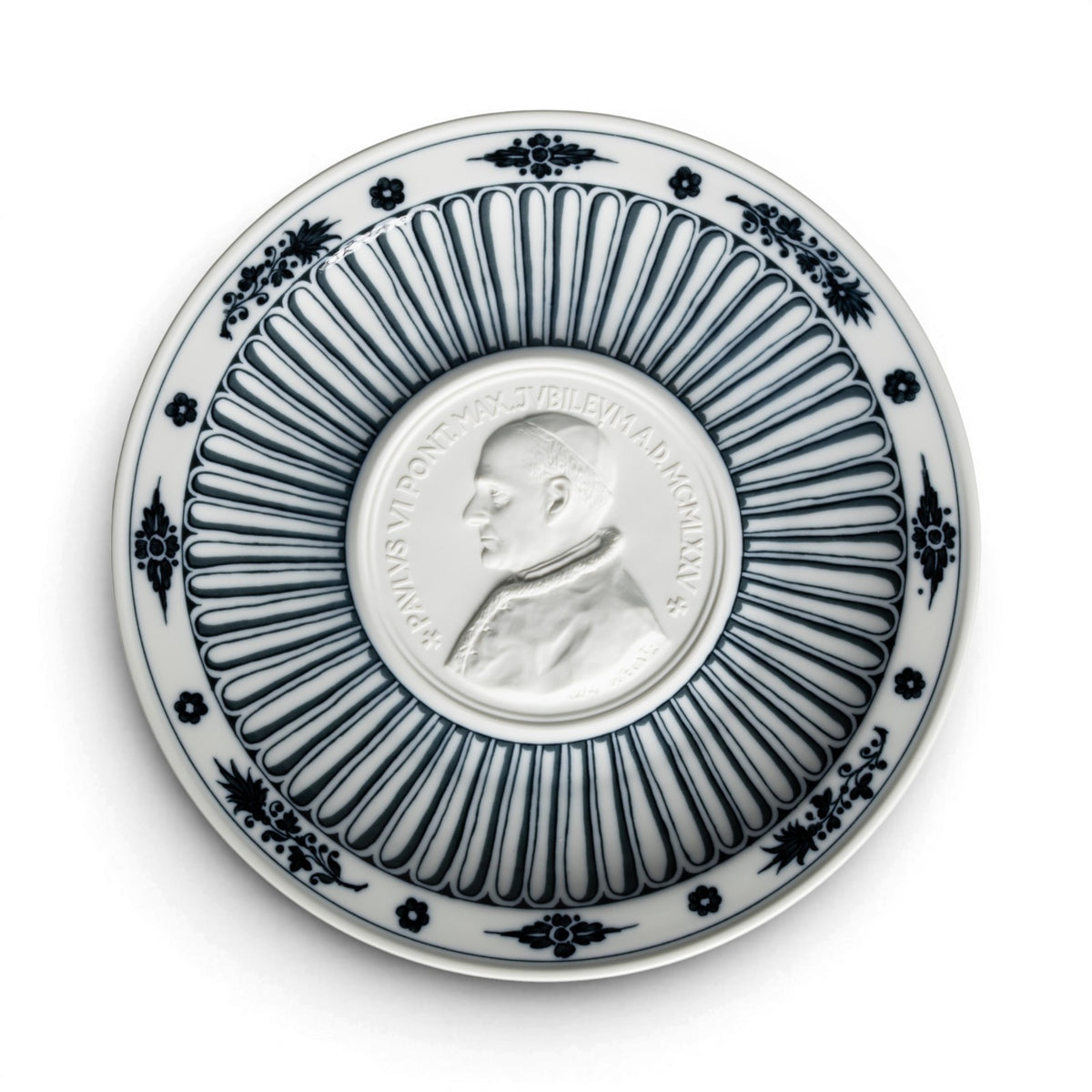 Piatto commemorativo Richard Ginori Anno Santo 1975 con bassorilievo di Papa Paolo VI, porcellana bianca 27 cm