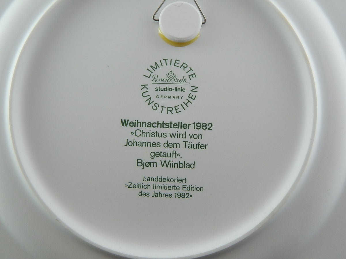 Piatto natalizio Rosenthal 1982 di Bjorn Wiinblad decorato a mano con oro e argento