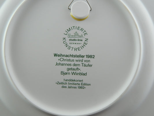 Piatto natalizio Rosenthal 1982 di Bjorn Wiinblad decorato a mano con oro e argento
