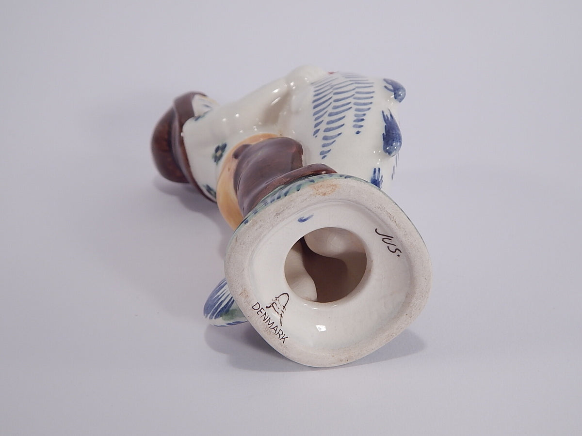 Royal Copenhagen / Aluminia porcellana Faïence "Bambino di Skovshoved" Cod 2439 d'antiquariato, 14 cm