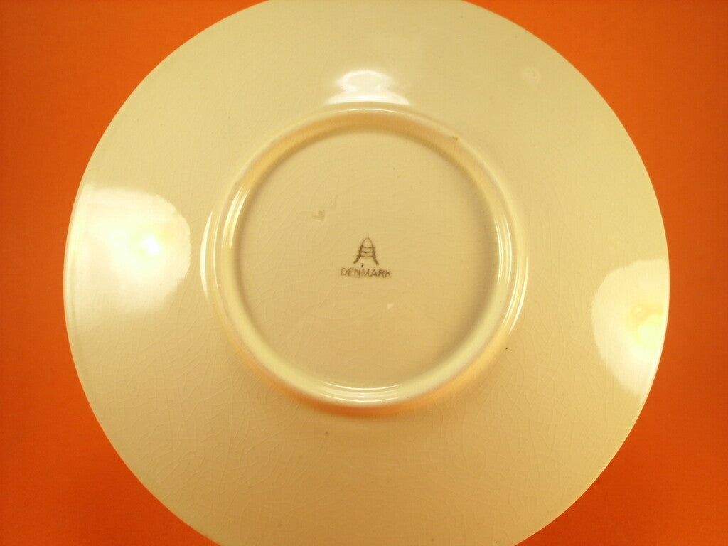 Marchio Aluminia sul retro, ceramica danese anteriore al 1969